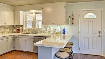 Microwave, oven, stovetop, dishwasher