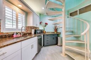 Casa (Multiple Bedrooms) | Interior