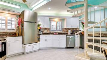 Casa (Multiple Bedrooms) | Interior