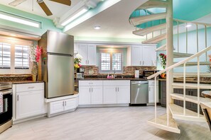 House (Multiple Bedrooms) | Interior - Breezy White Sands House Steps to Gulf Shore! (Clearwater Beach)