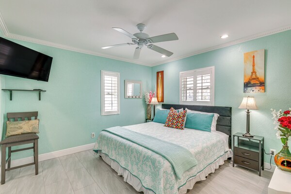 Breezy White Sands House Steps To Gulf Shore! - Clearwater Marine Aquarium, Clearwater
