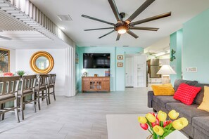 House (Multiple Bedrooms) | Interior - Breezy White Sands House Steps to Gulf Shore! (Clearwater Beach)