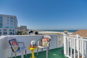 House (Multiple Bedrooms) | Interior - Breezy White Sands House Steps to Gulf Shore! (Clearwater Beach)