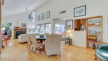 Cottage (2 Bedrooms) | Interior