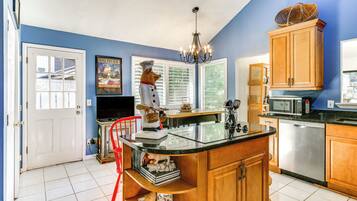 Cottage (2 Bedrooms) | Interior