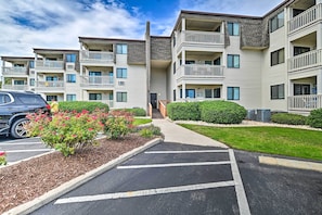 Apartment (2 Bedrooms) | Interior - Myrtle Beach Condo w/ On-site Pool & Beach Access (Myrtle Beach)