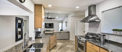 House (4 Bedrooms) | Interior