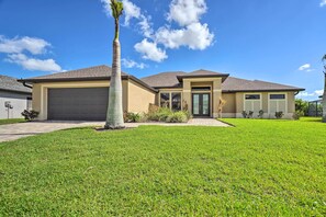 Interior - Cape Coral Getaway w/ Private Outdoor Pool! (Cape Coral)