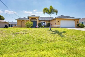 House (3 Bedrooms) | Interior - 6 Mi to Waterpark: Tropical Home in Cape Coral (Cape Coral)