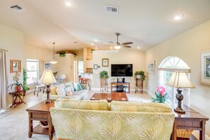 House (3 Bedrooms) | Interior - 6 Mi to Waterpark: Tropical Home in Cape Coral (Cape Coral)