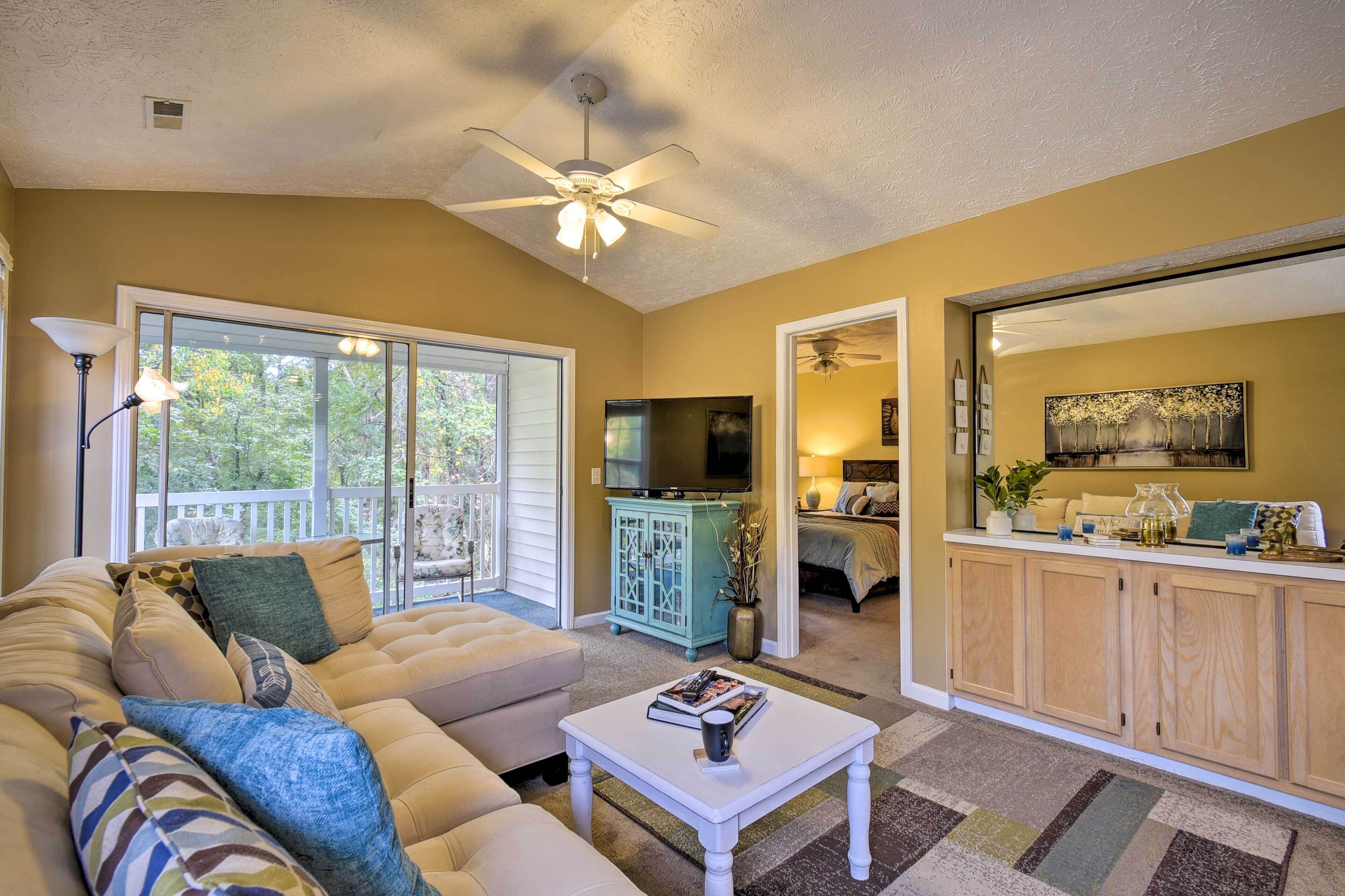 Charming Golf Resort Condo, Short Drive to Beach!