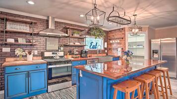 House (2 Bedrooms) | Front of property