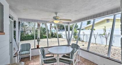 Ormond Beach Home w/ Screened Porch, Walk to Shore