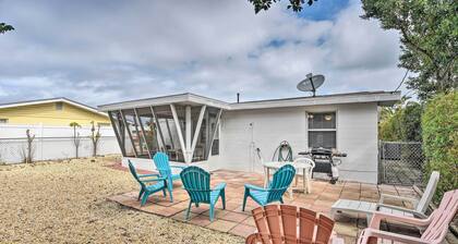 Ormond Beach Home w/ Screened Porch, Walk to Shore