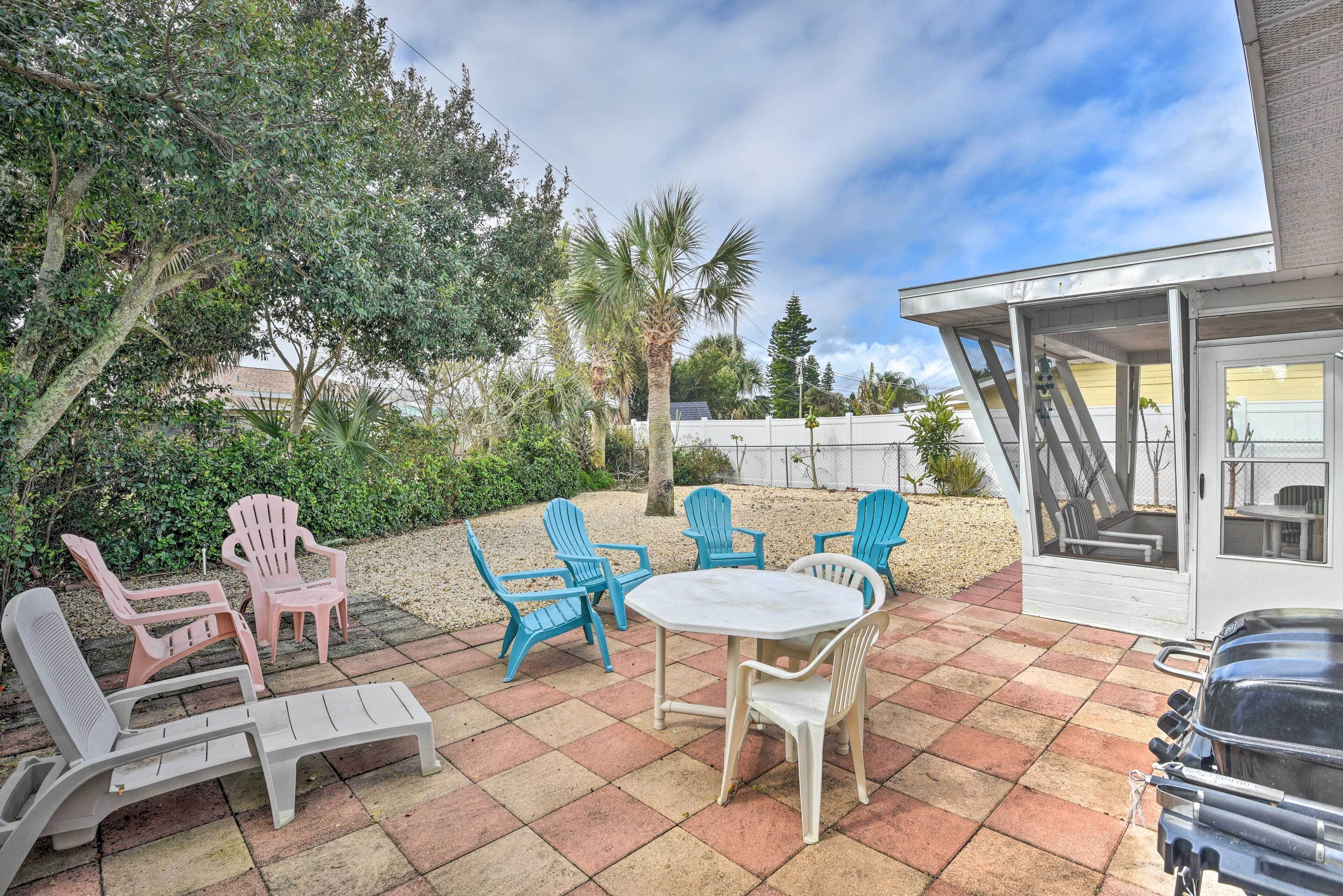Charming Ormond Beach Home - Walk to Beach!