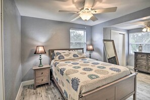 House (2 Bedrooms) | Interior