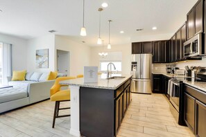 House (3 Bedrooms) | Interior