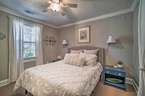 Interior - Fire Pit + Yard: Charming Port Royal Home! (Port Royal)
