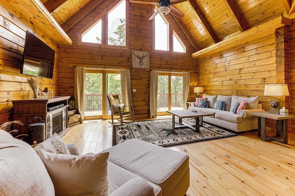 House (6 Bedrooms) | Interior