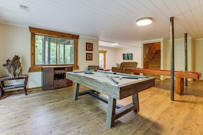 House (6 Bedrooms) | Interior