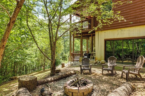 Cozy Lake Hartwell Getaway w/ Game Room!