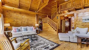 House (6 Bedrooms) | Interior