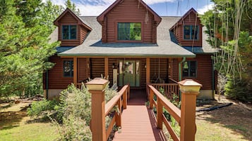 House (6 Bedrooms) | Interior