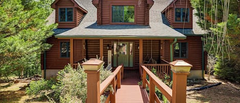 House (6 Bedrooms) | Interior