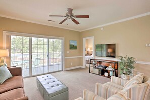 Apartment (2 Bedrooms) | Interior - Central Myrtle Beach Condo w/ Golf Course View! (Myrtle Beach)