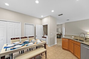 Villa (4 Bedrooms) | Interior