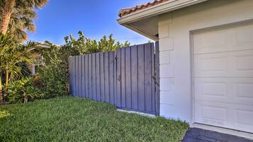 Apartment (0 Bedroom) | Interior