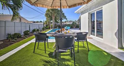 1 Mi to Deerfield Beach: Stylish Studio w/ Pool!