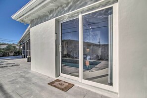 Apartment (0 Bedroom) | Interior - 1 Mi to Deerfield Beach: Stylish Studio w/ Pool! (Deerfield Beach)