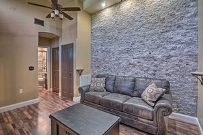 Apartment (2 Bedrooms) | Interior - Chic Fort Myers Escape w/ Community Perks! (Fort Myers)