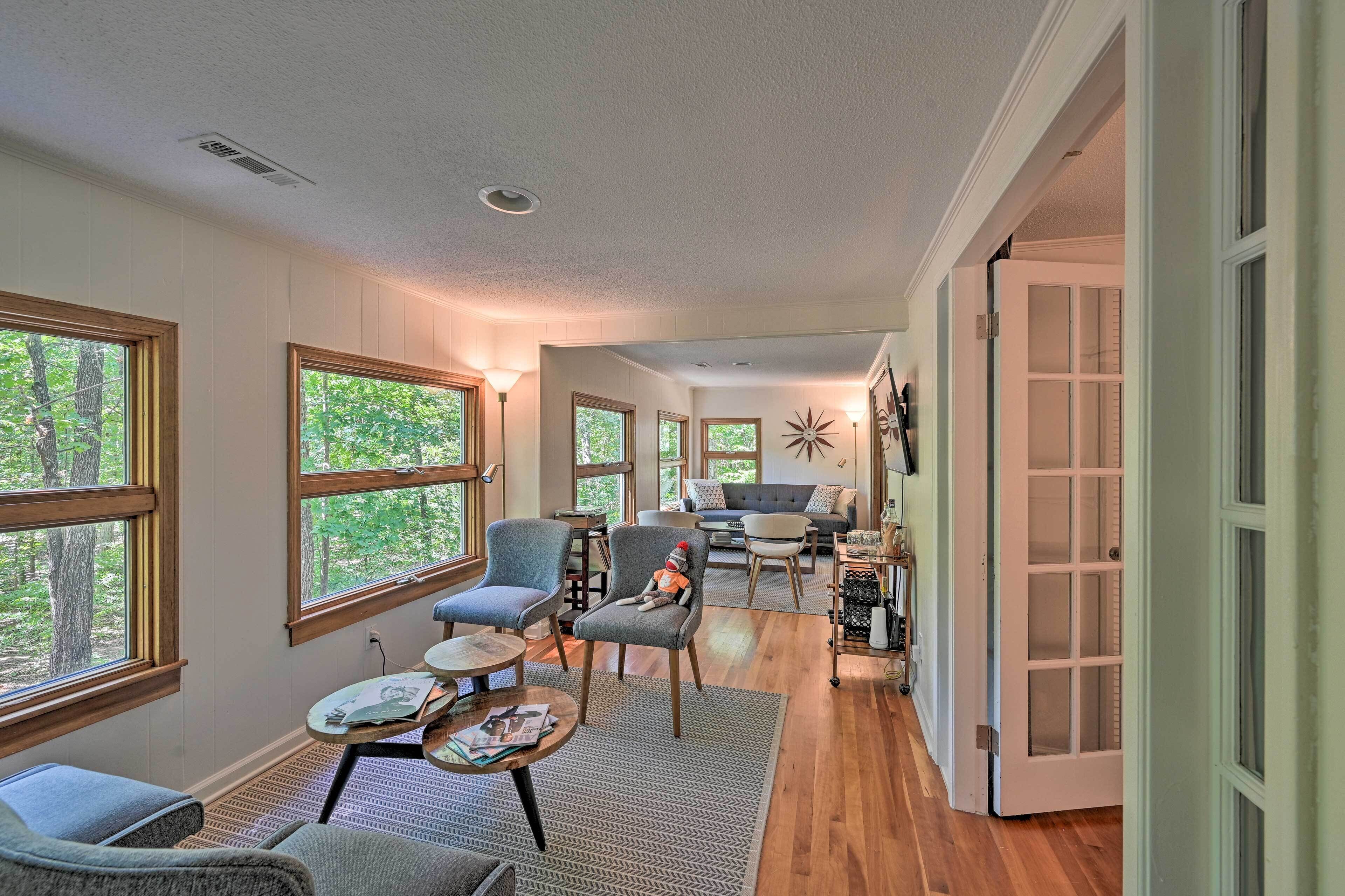 Chic House w/ Private Dock on Lake Hartwell!