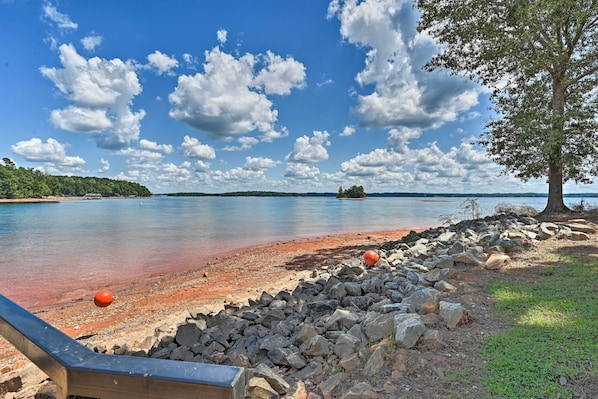 Interior - Chic House w/ Private Dock on Lake Hartwell! (Townville)