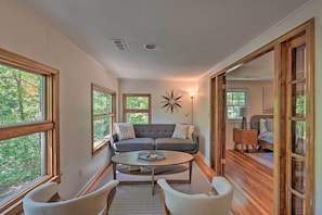 Interior - Chic House w/ Private Dock on Lake Hartwell! (Townville)