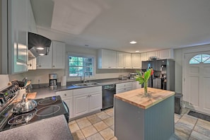 House (4 Bedrooms) | Interior