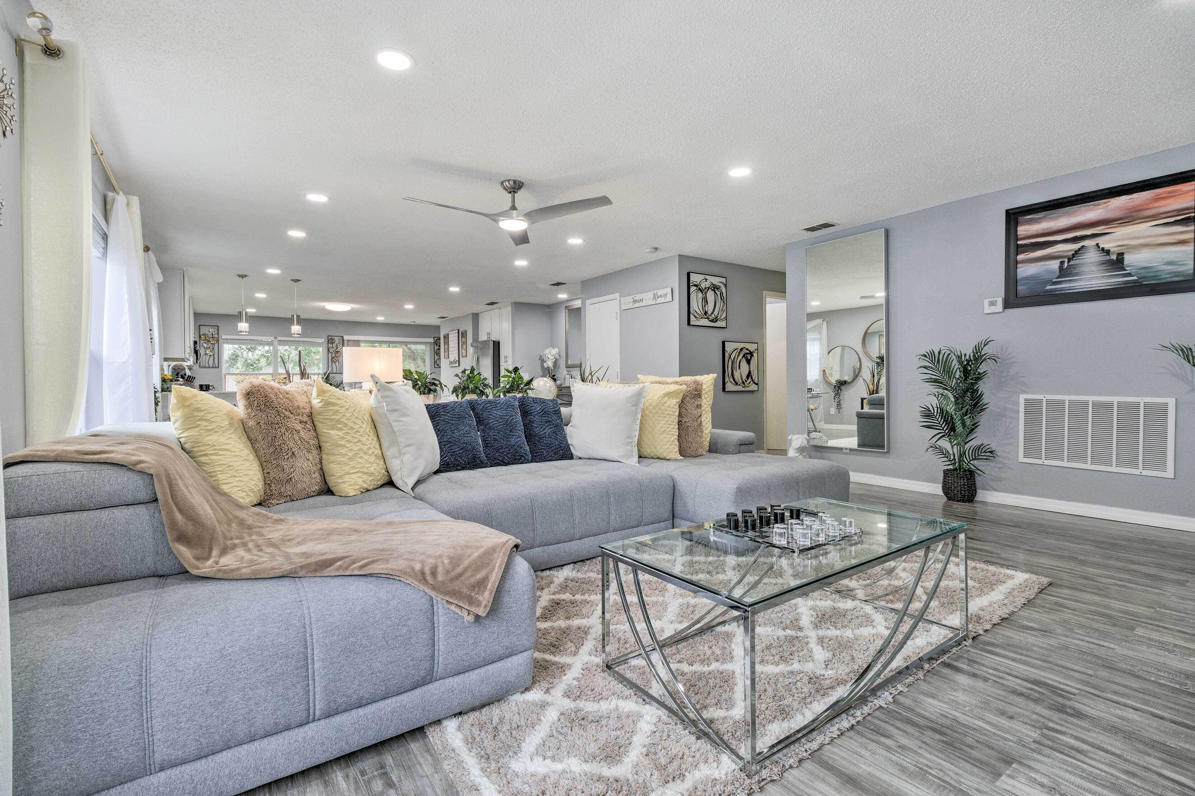 House (4 Bedrooms) | Interior