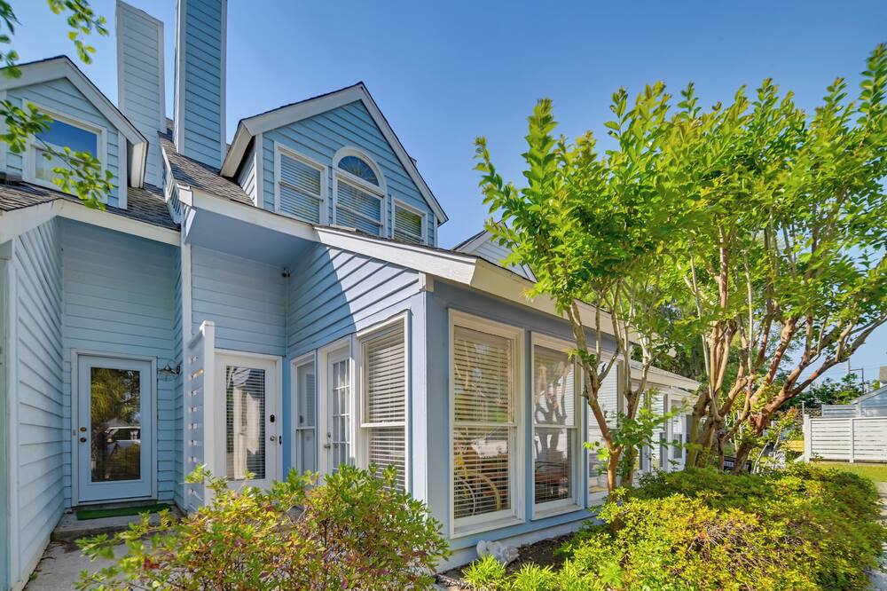 Coastal Vacation Rental - 2 Mi to Huntington Beach - Bull Island, SC