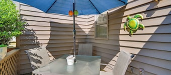 Coastal Vacation Rental - 2 Mi to Huntington Beach