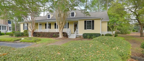 Cottage (2 Bedrooms) | Front of property