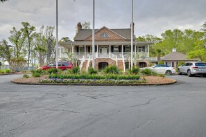 Cottage (2 Bedrooms) | Interior - Cottage w/ Deck & Pool Access ~ 6 Mi to Beach (Murrells Inlet)