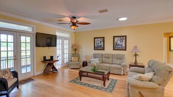 Cottage (2 Bedrooms) | Interior