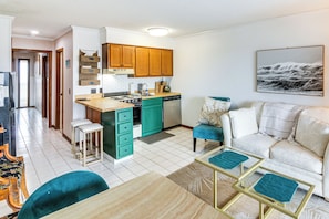 Apartment (1 Bedroom) | Interior - Pool, Spa & Dining: Beach Condo in Hilton Head! (Hilton Head Island)