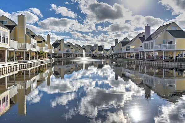 Apartment (0 Bedroom) | Interior - Cozy Destin Studio w/ Shared Pools + Beach Access! (Destin)