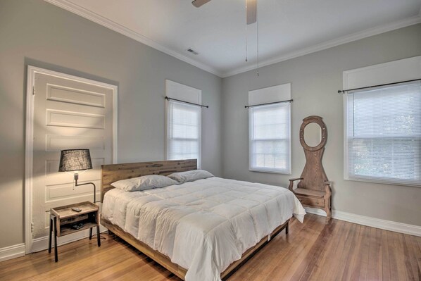 House (3 Bedrooms) | 3 bedrooms, bed sheets - Columbia Home w/ Spacious Yard < 2 Mi to Dtwn (Columbia)