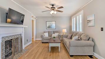 House (2 Bedrooms) | Interior