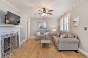 House (2 Bedrooms) | Interior