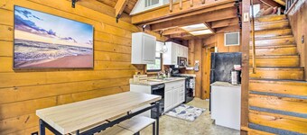 Okeechobee Cabin in Waterfront Community w/ Dock!